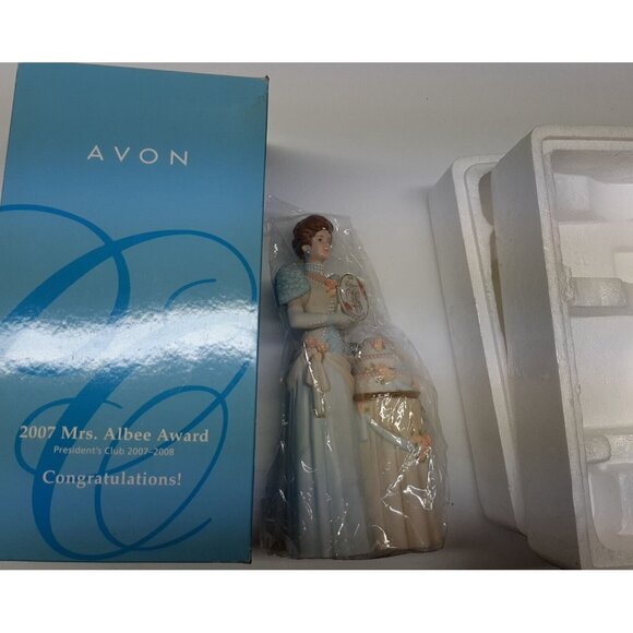 2007 Mrs. Albee Award Figurine By Avon With Original Box & Styrofoam Packaging - Picture 2 of 3
